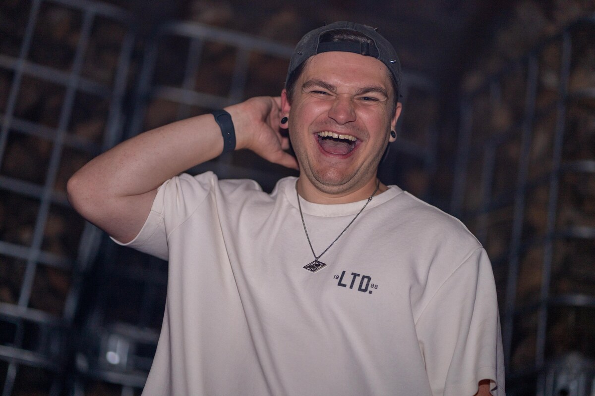Madcut am DJ-Pult